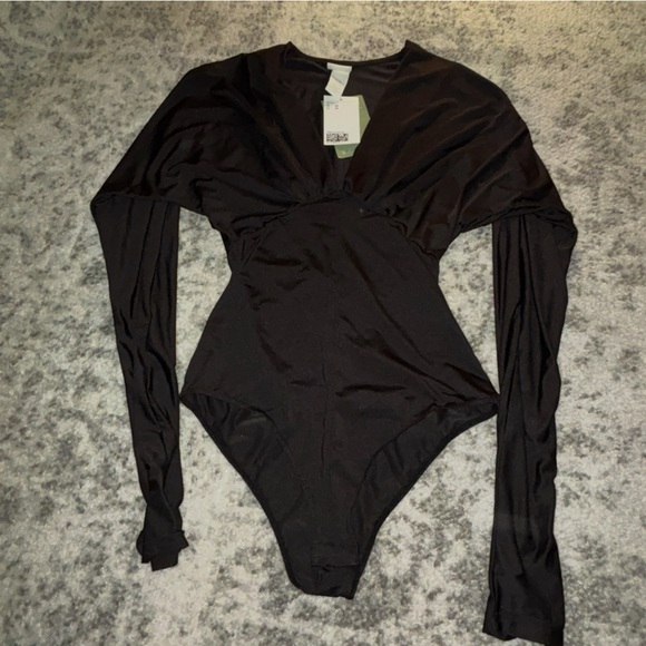 NWT H&M Long Sleeve Bodysuit Black Size: XS - Picture 1 of 4